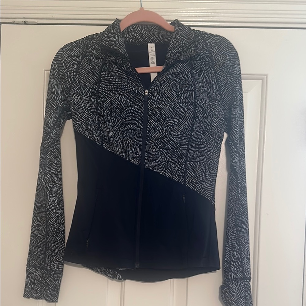 NWOT Lululemon Black and White Zip-Up Jacket
